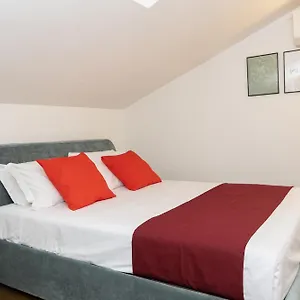 disciplini-maze-apartment.italymilanhotels.net/